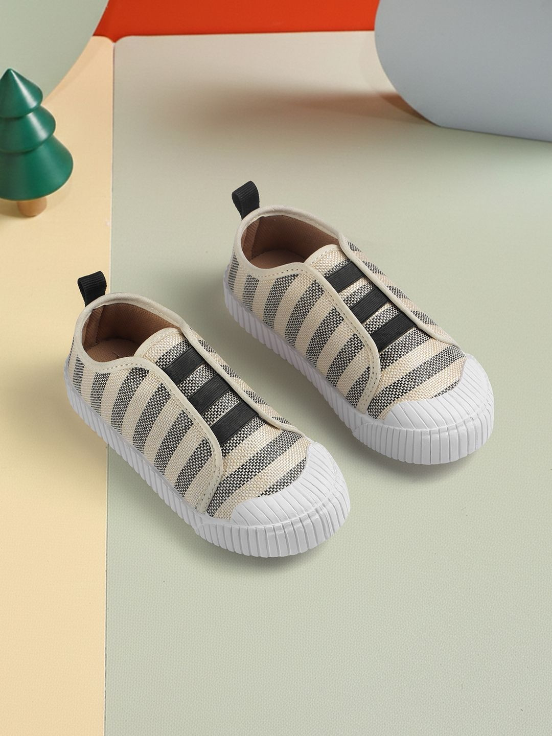 SHOESFORJUNIORS Unisex Kids Striped Sneakers