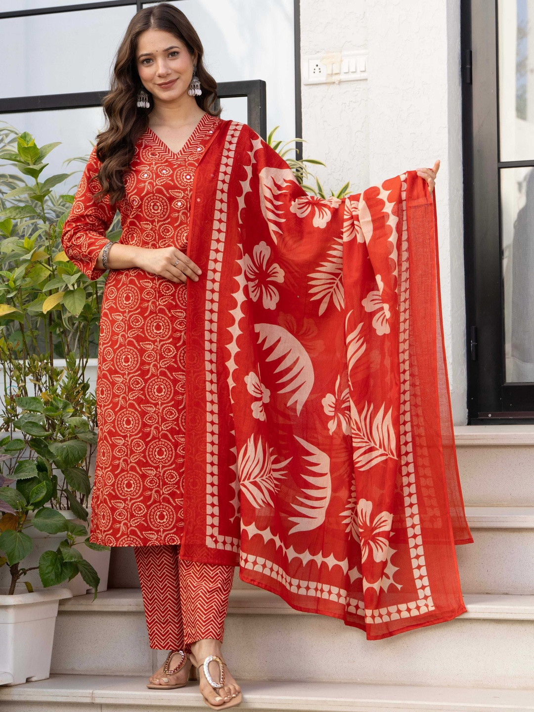 Rangnavi Women Ethnic Motifs Printed Regular Mirror Work Pure Cotton Kurta with Trousers & With Dupatta