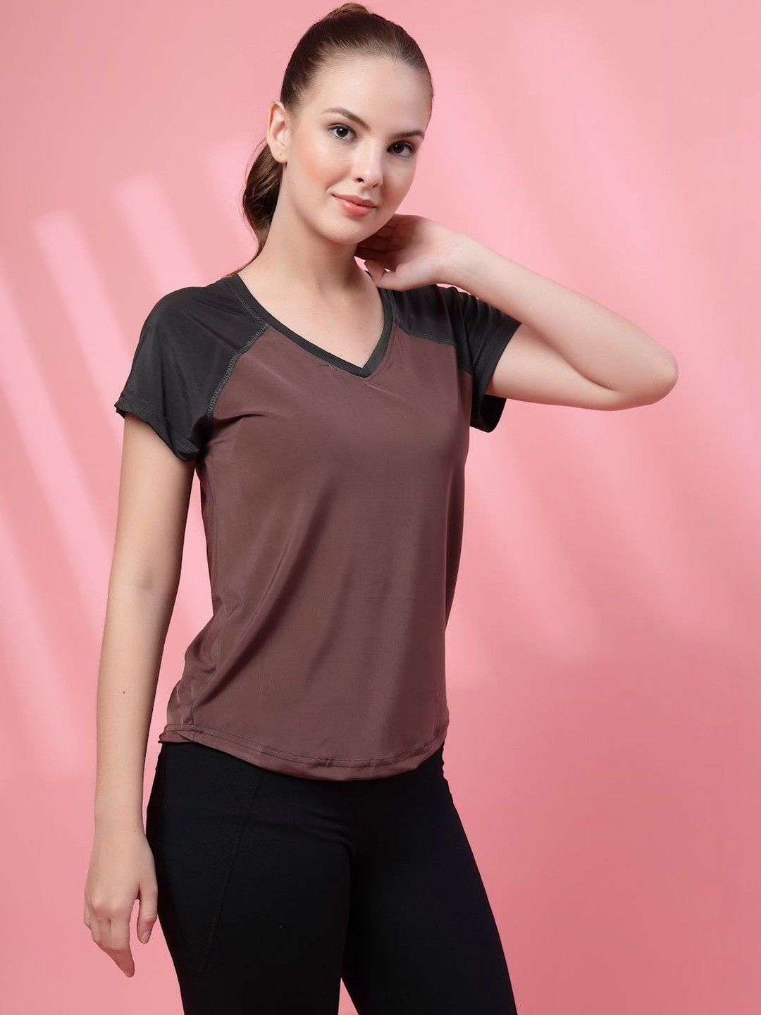 The Roadster Lifestyle Co Colourblocked Polyester V-Neck Tshirts