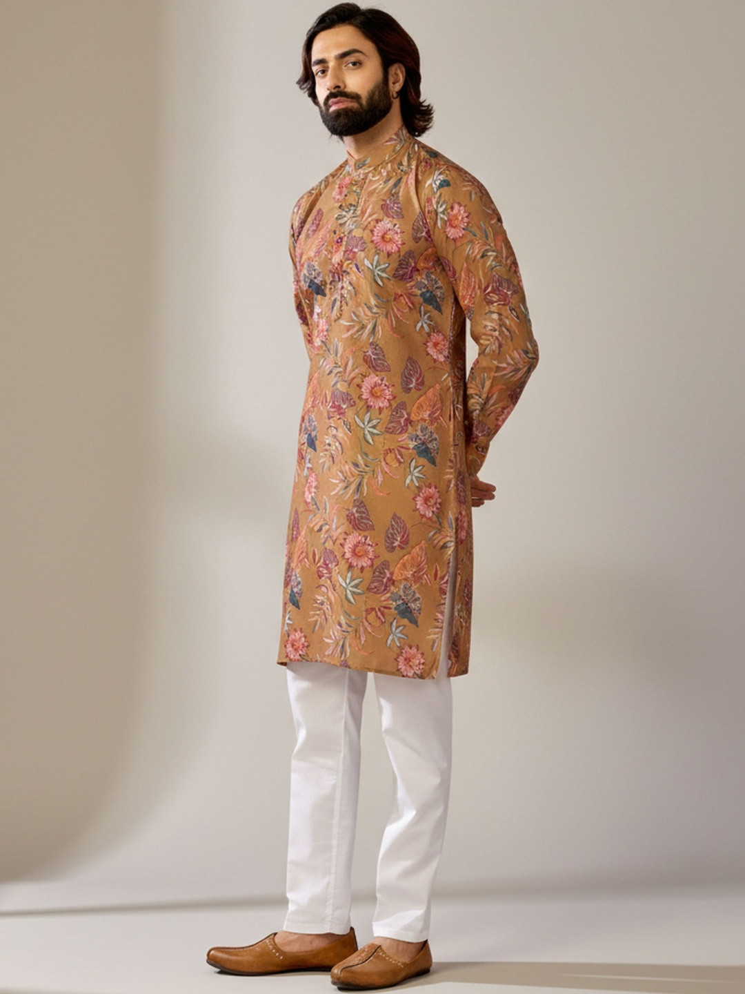 RANGRAAG Floral Embroidered Mandarin Collar Thread Work Kurta