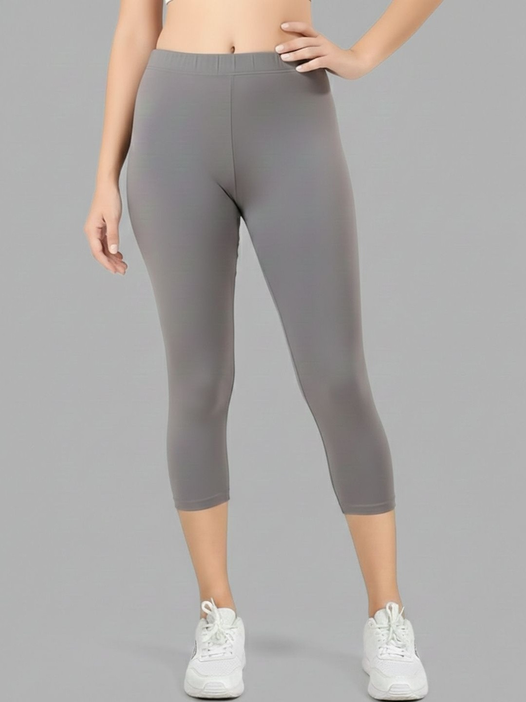 ZAYANQA Women Solid Three-Fourth Leggings