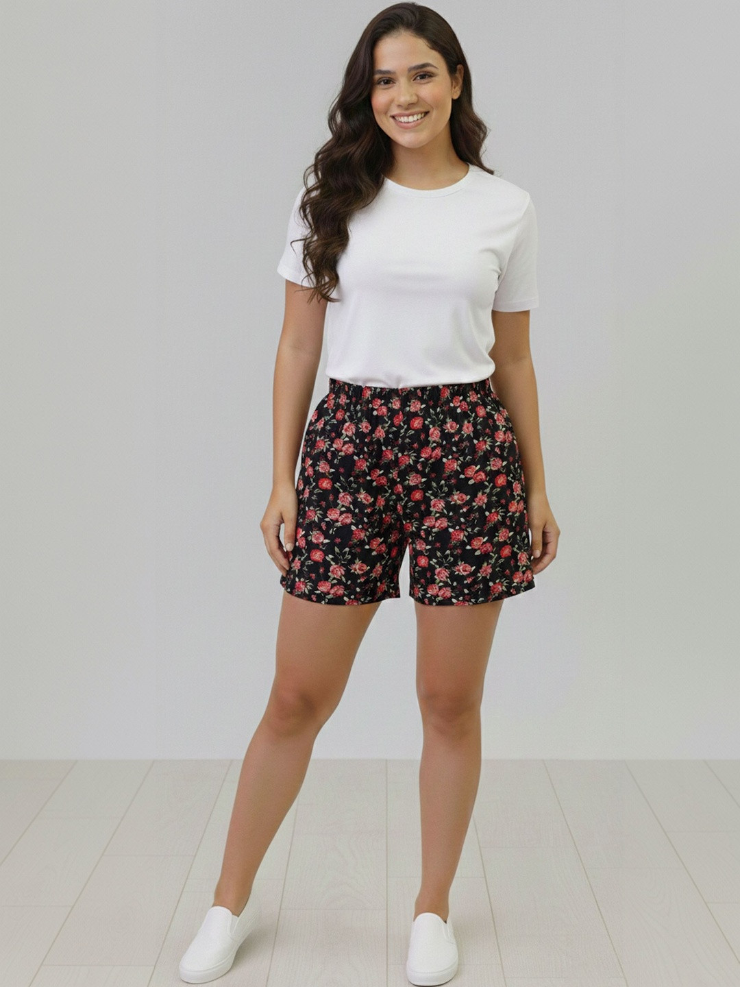 Parona Women Floral Printed Shorts