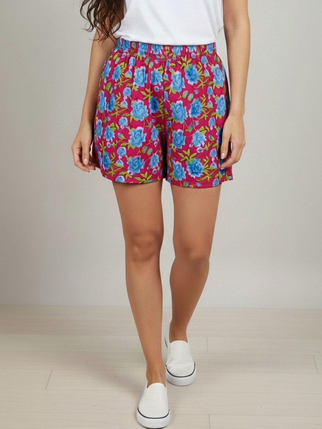 Parona Women Floral Printed Shorts