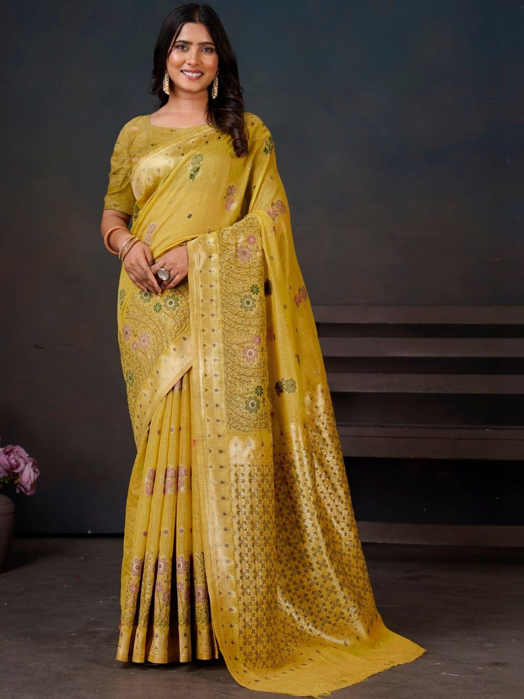 MANYATA Ethnic Motifs Zari Silk Blend Handloom Saree
