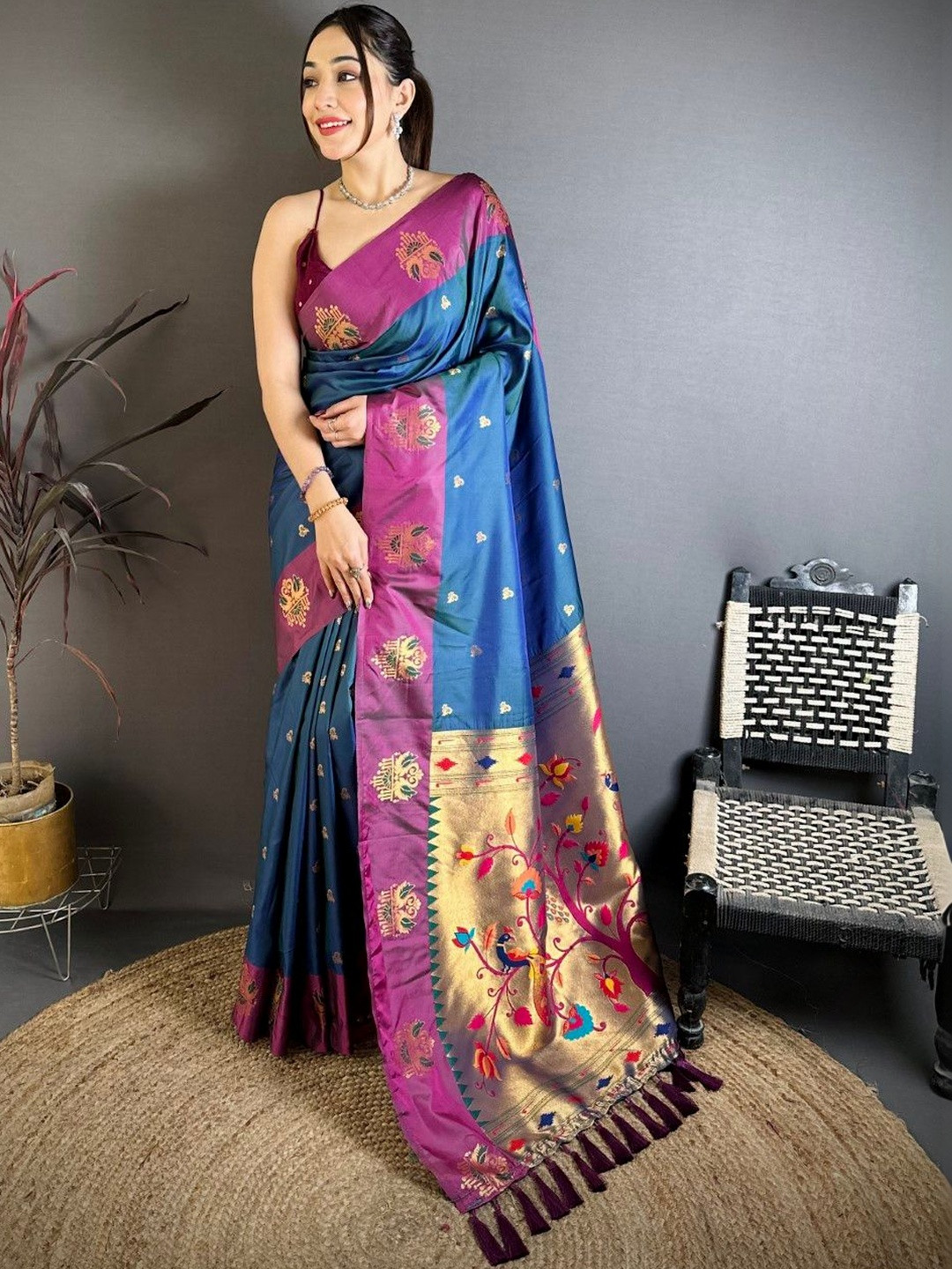 MANYATA Woven Design Zari Silk Blend Paithani Saree