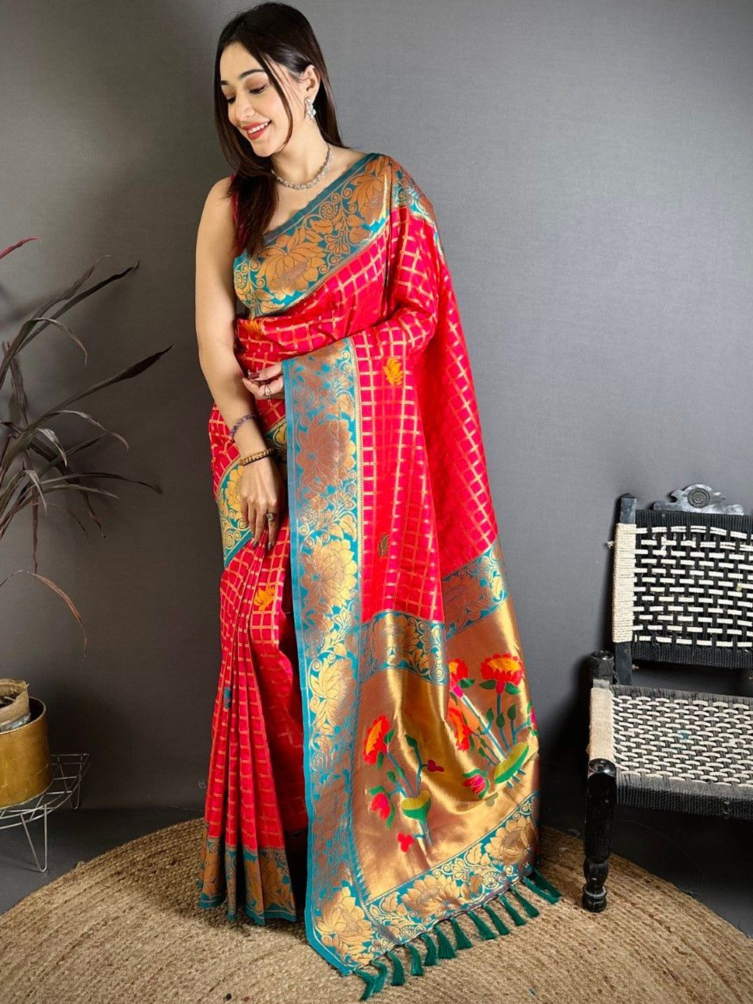 MANYATA Woven Design Zari Art Silk Paithani Saree