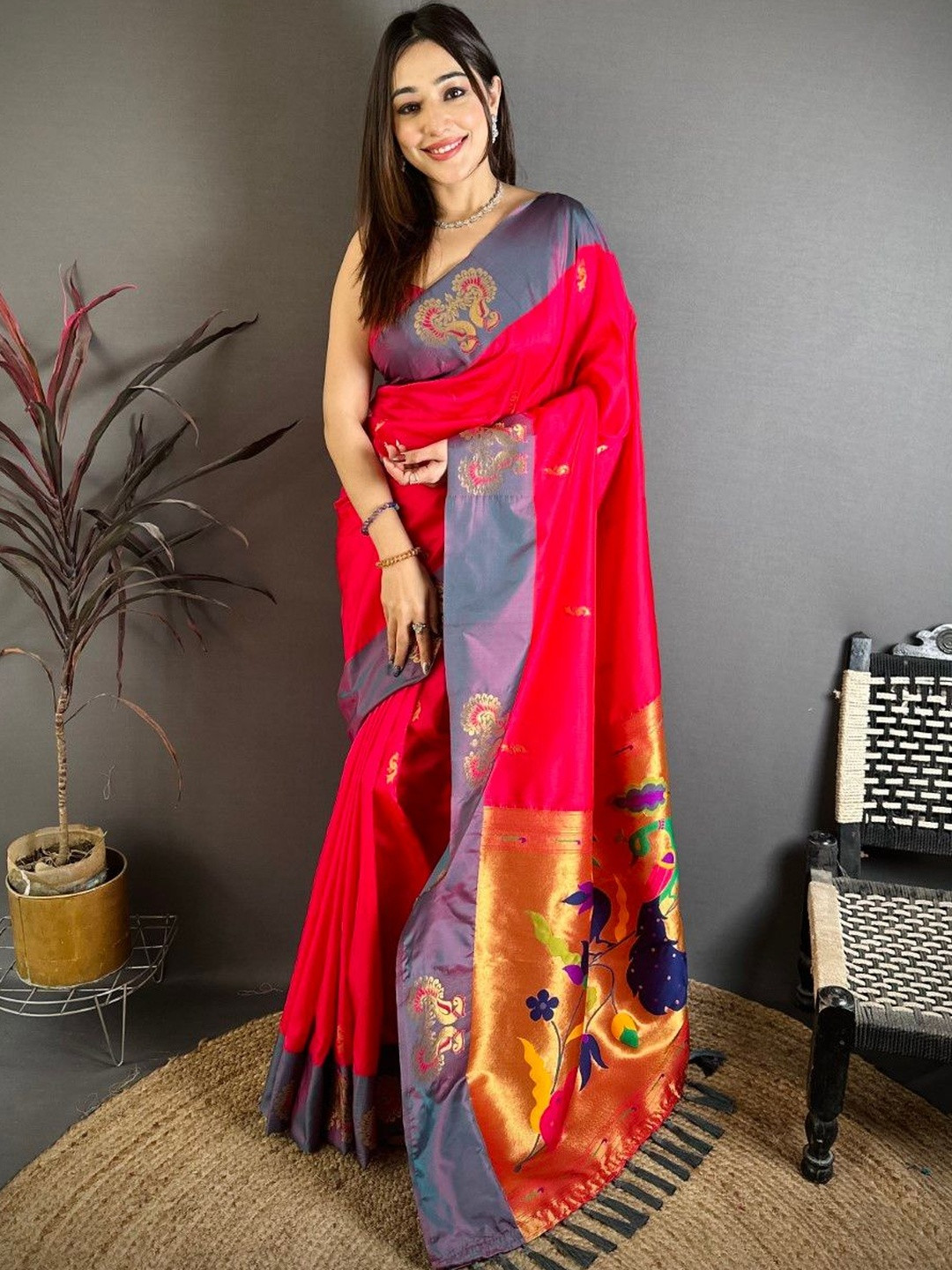 MANYATA Woven Design Zari Silk Blend Paithani Saree