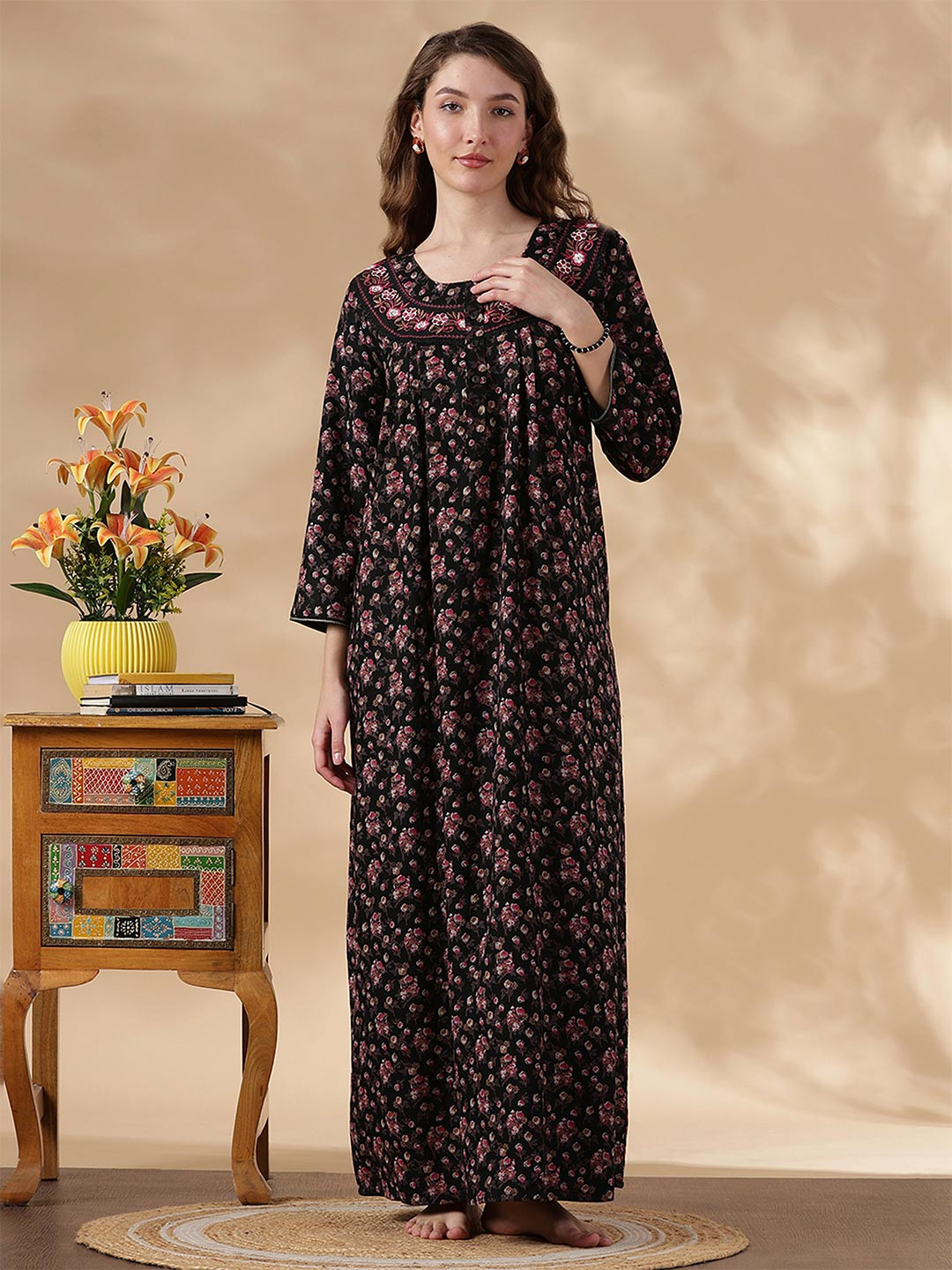 9shines Label Women Printed Three Quarter Sleeves Nighdress