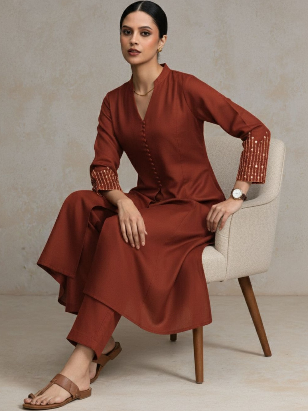 Navibhu Women Regular Sequinned Workwear Kurta with Trousers