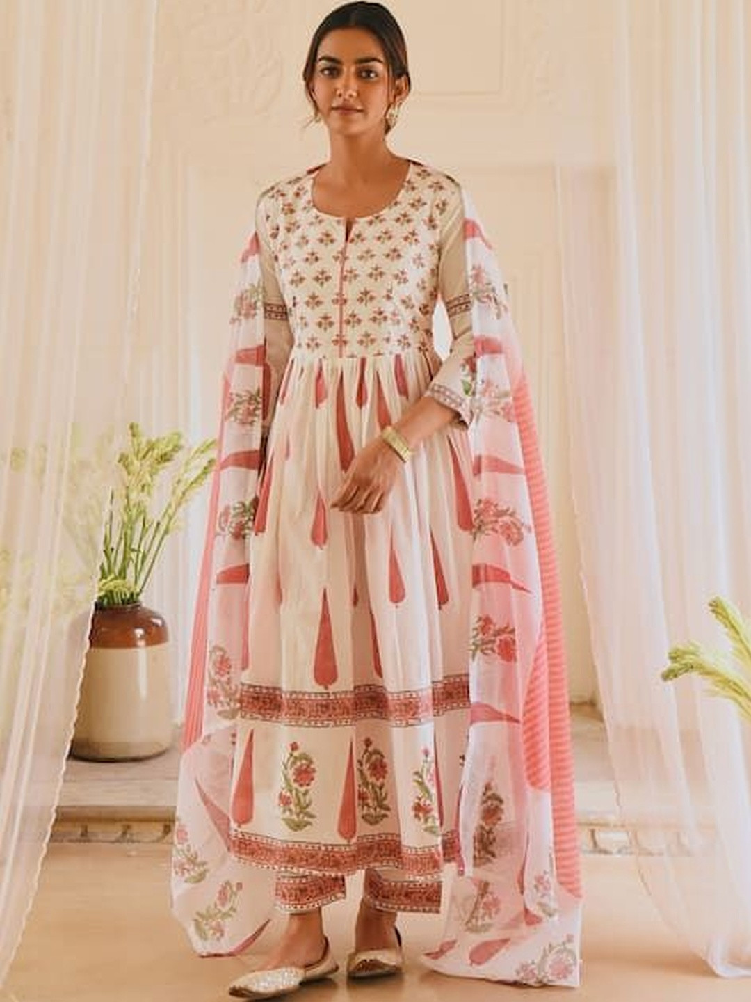 NIRYA Women Floral Printed Empire Pure Cotton Kurta with Trousers & With Dupatta