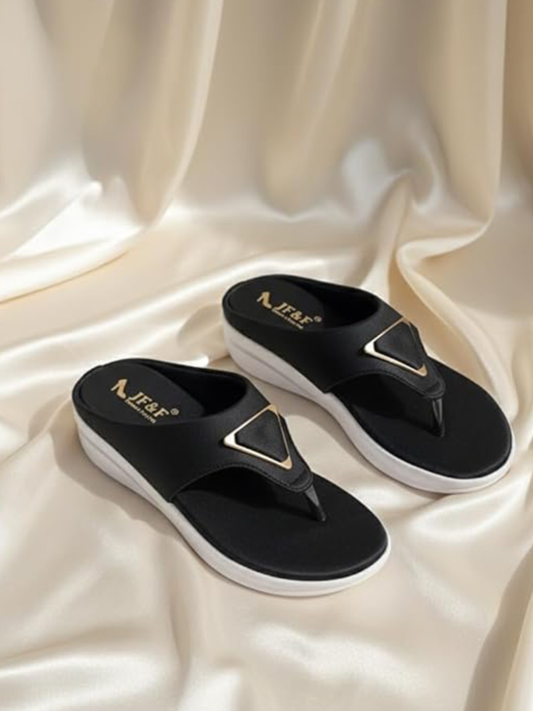 JANTA FOOTWEAR AND FASHION Women Canvas Comfort Sandals