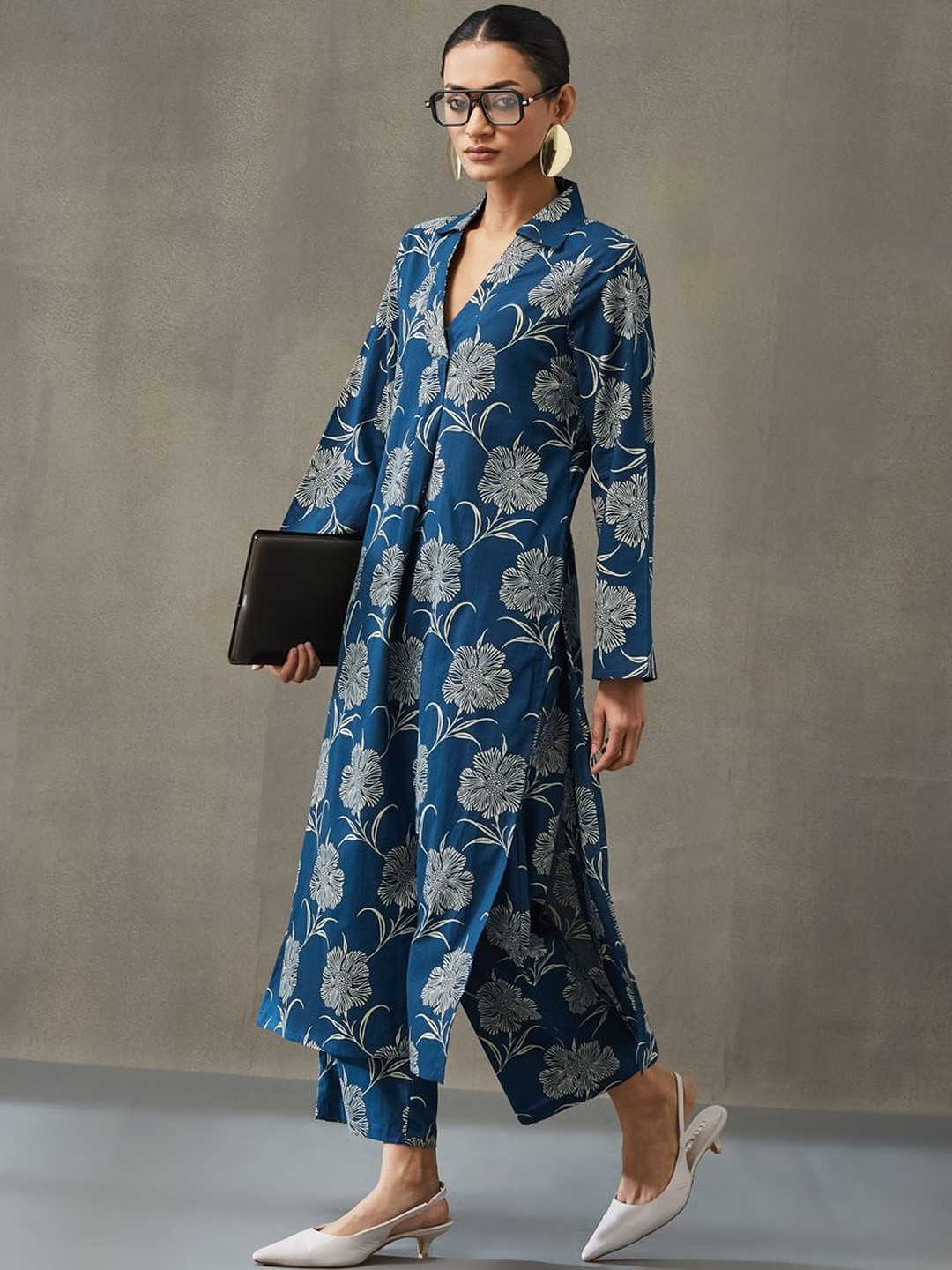 Navibhu Structured Women Floral Printed Regular Pure Cotton Kurta with Trousers