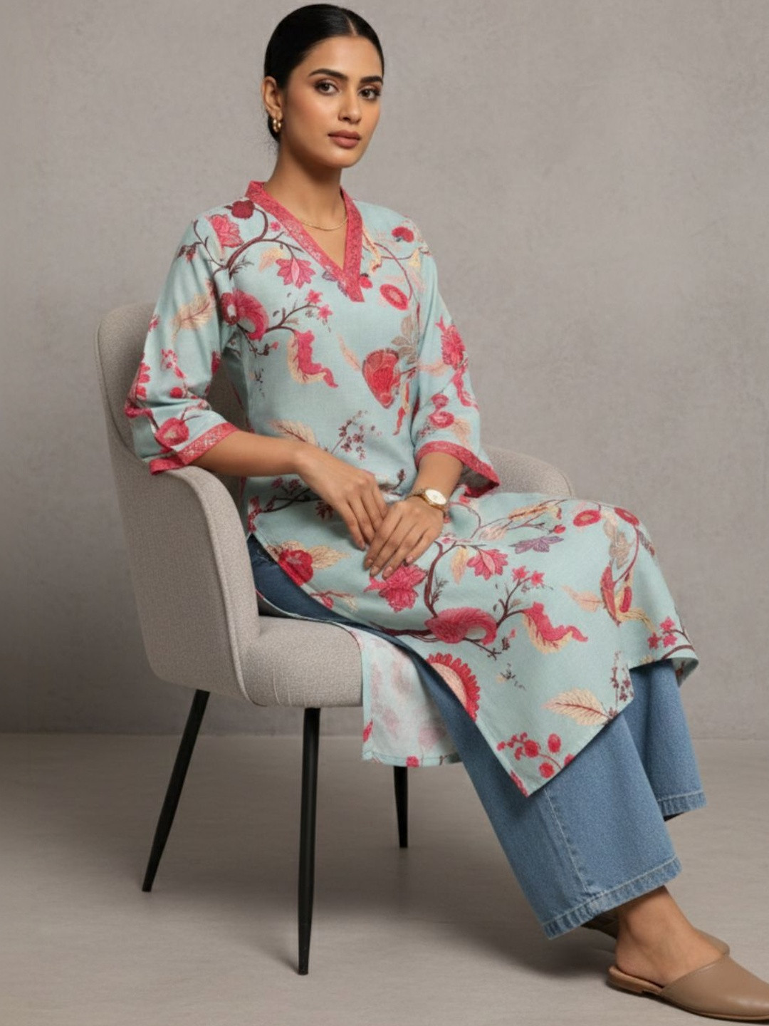 Navibhu Women Floral Printed Bell Sleeves Sequinned Workwear Kurta
