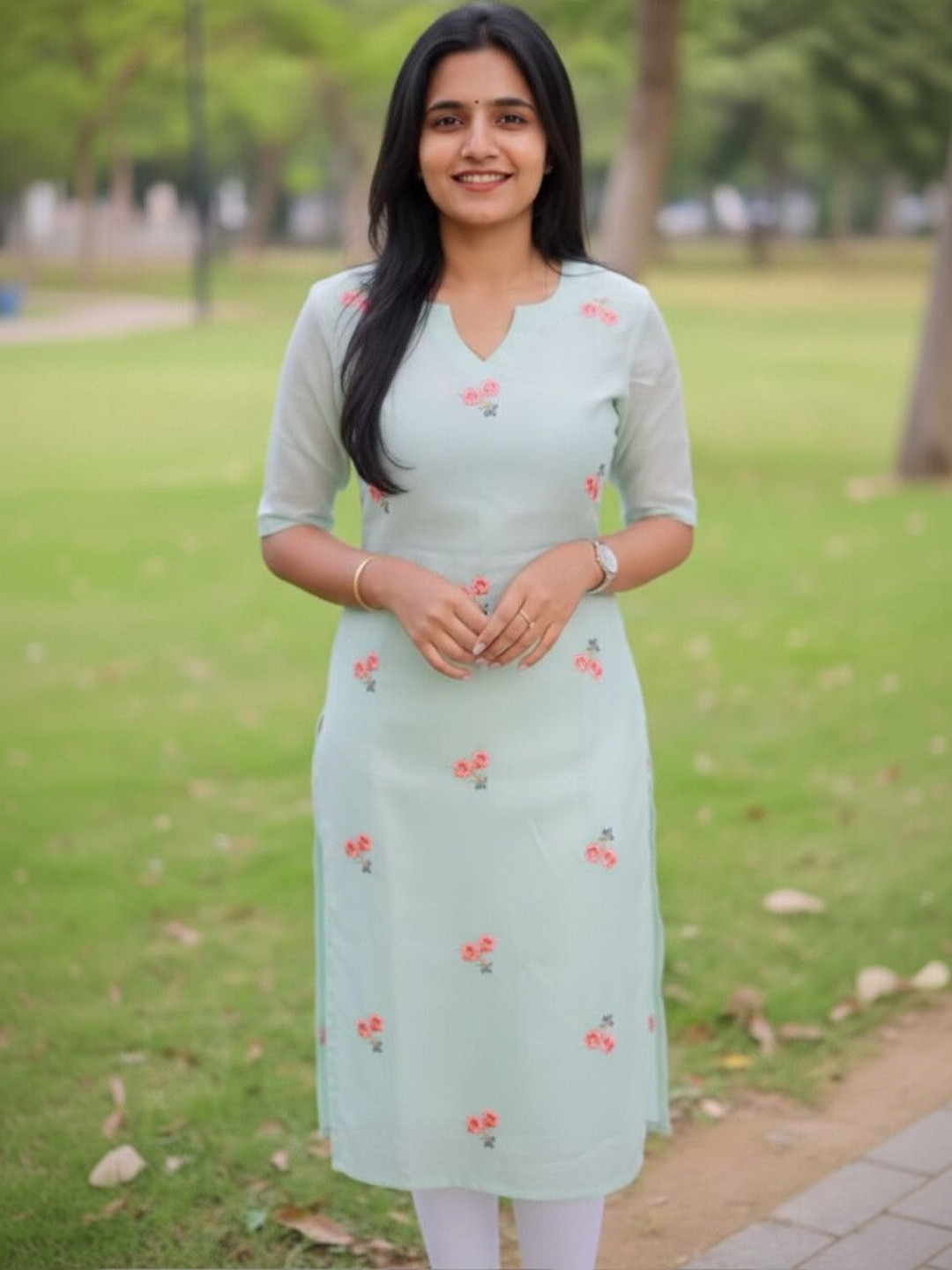HETURAJ FASHION Floral Embroidered Thread Work Thread Work Kurti