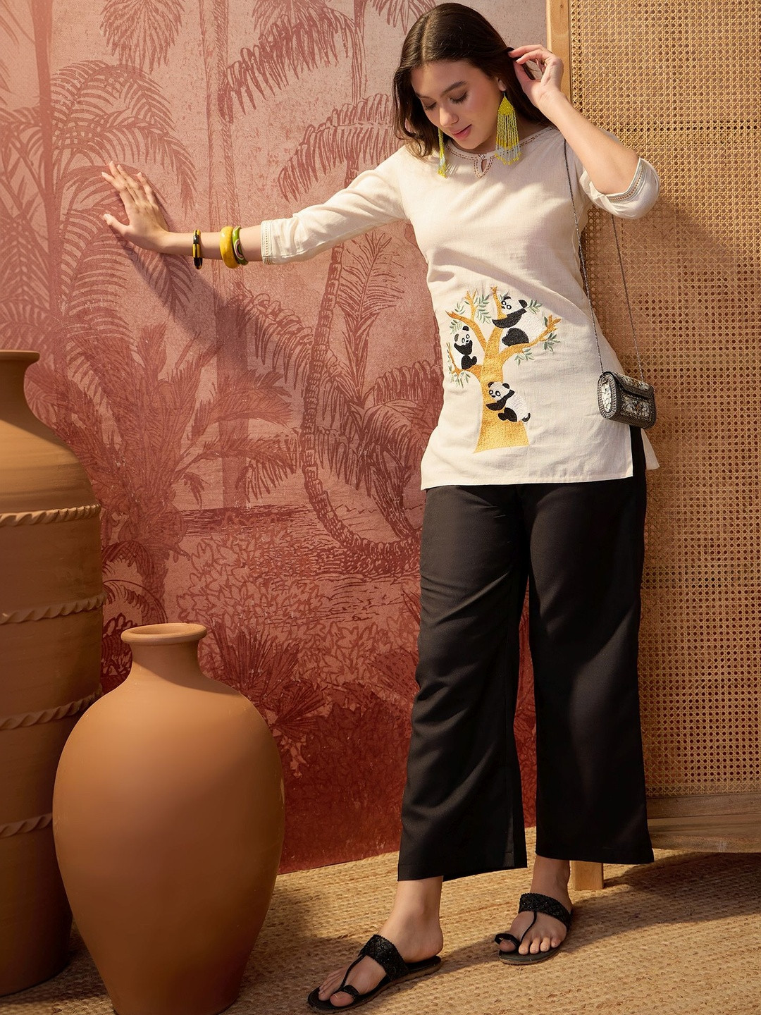 Sangria Animal Embroidered Pure Cotton Round Neck Straight Kurtis
