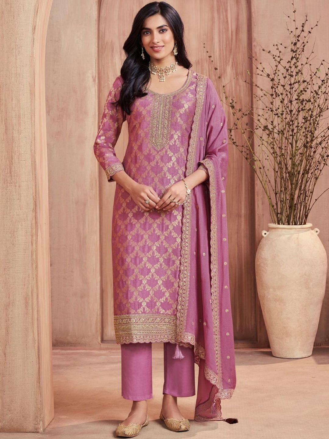 Seerat Women Ethnic Motifs Embroidered Regular Kurti with Trousers & With Dupatta