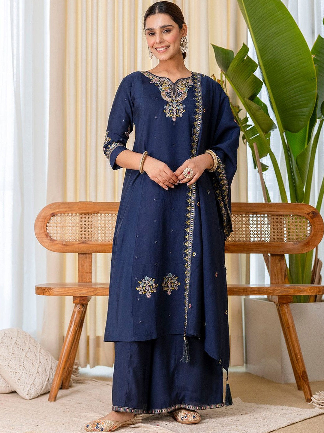 VredeVogel Women Ethnic Motifs Embroidered Regular Thread Work Kurta with Palazzos & With Dupatta