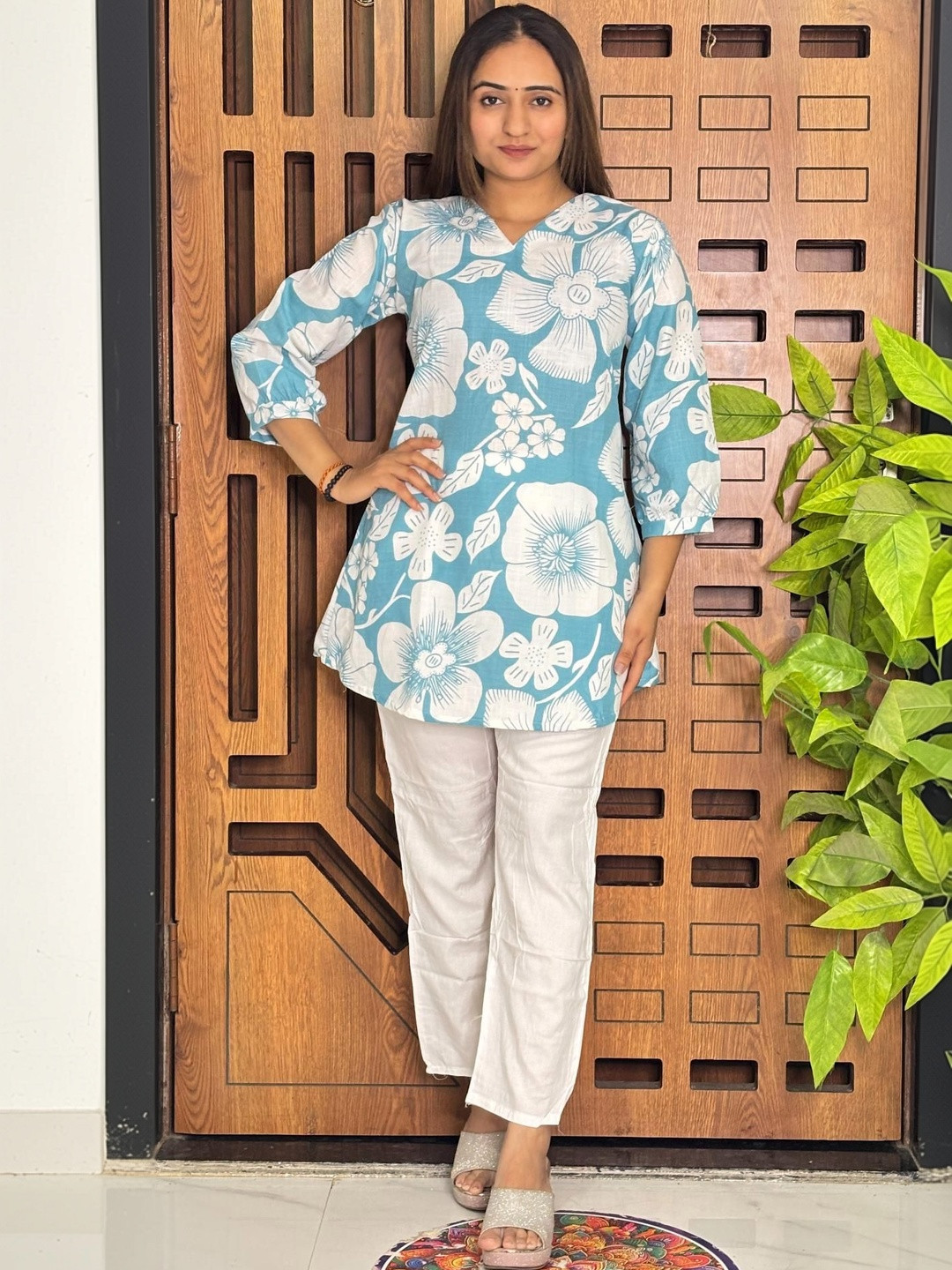 OPIVE FASHION HUB Floral Printed V-Neck Pure Cotton Kurti