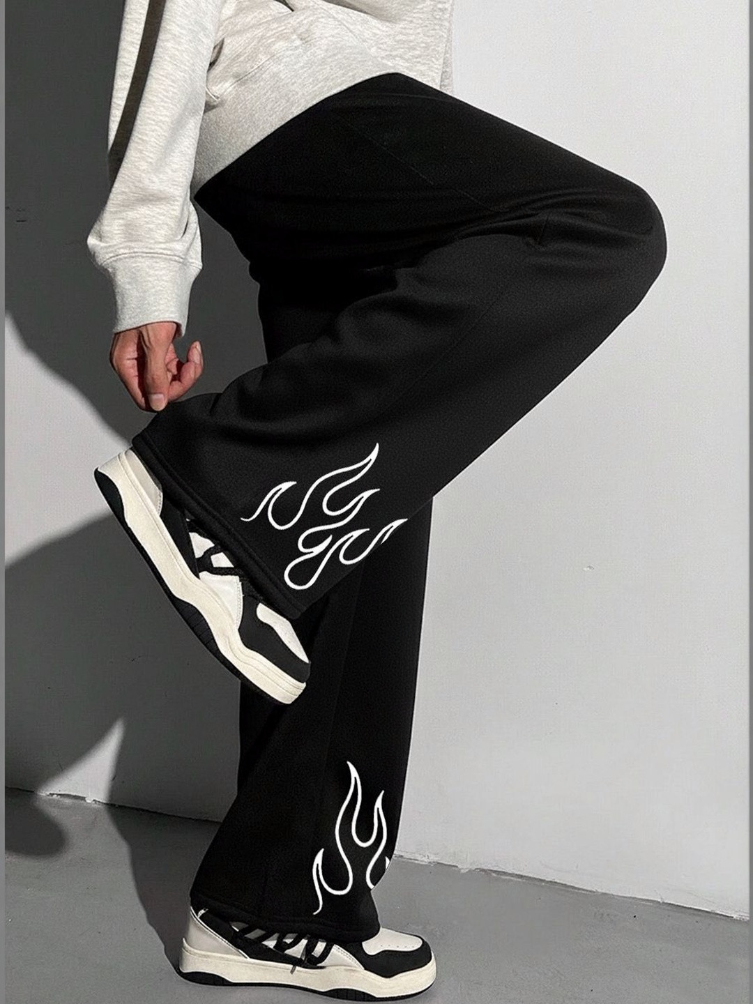 culish Men Graphic Print Track Pants