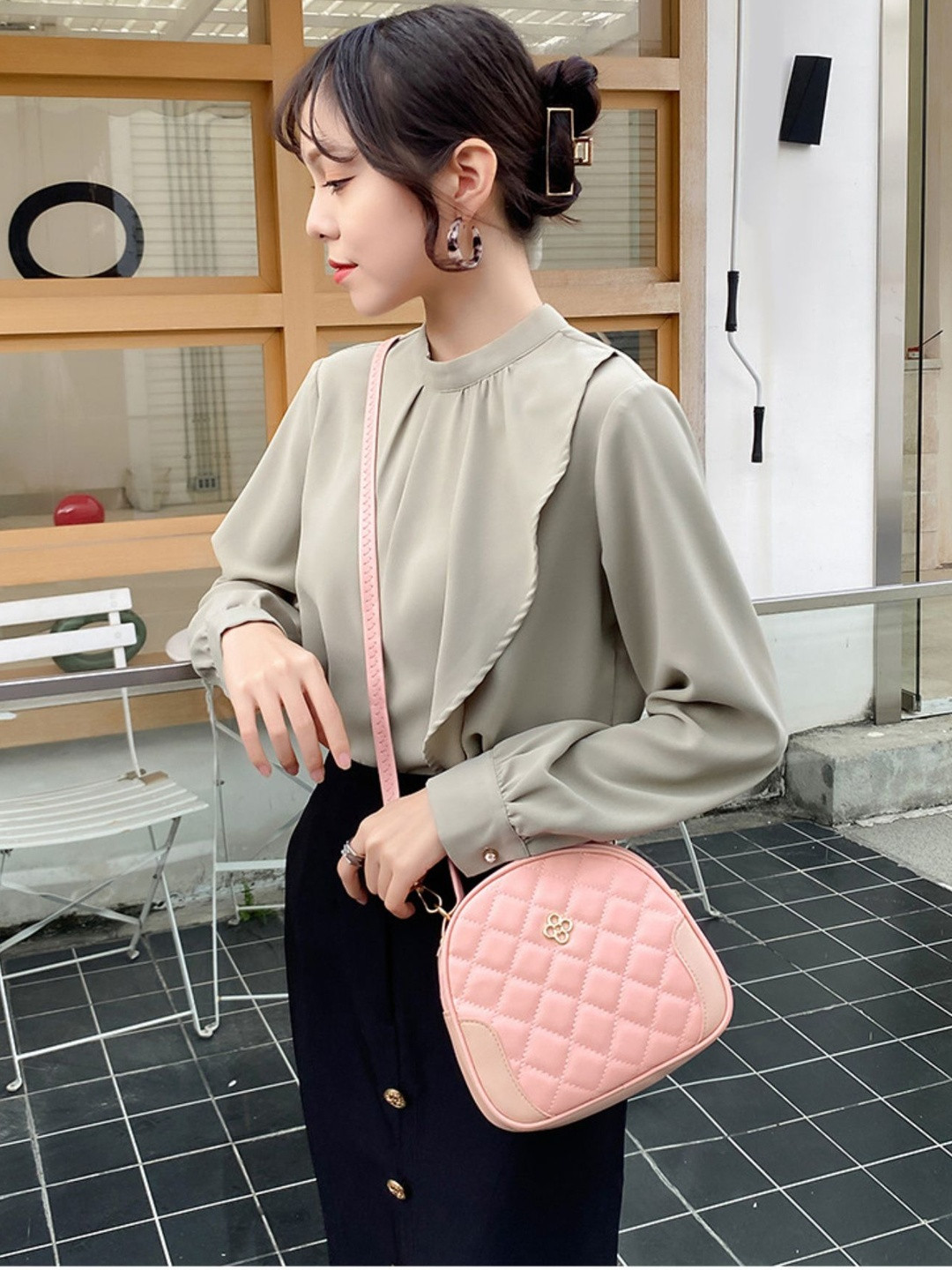 VIOLA Textured Sling Bag