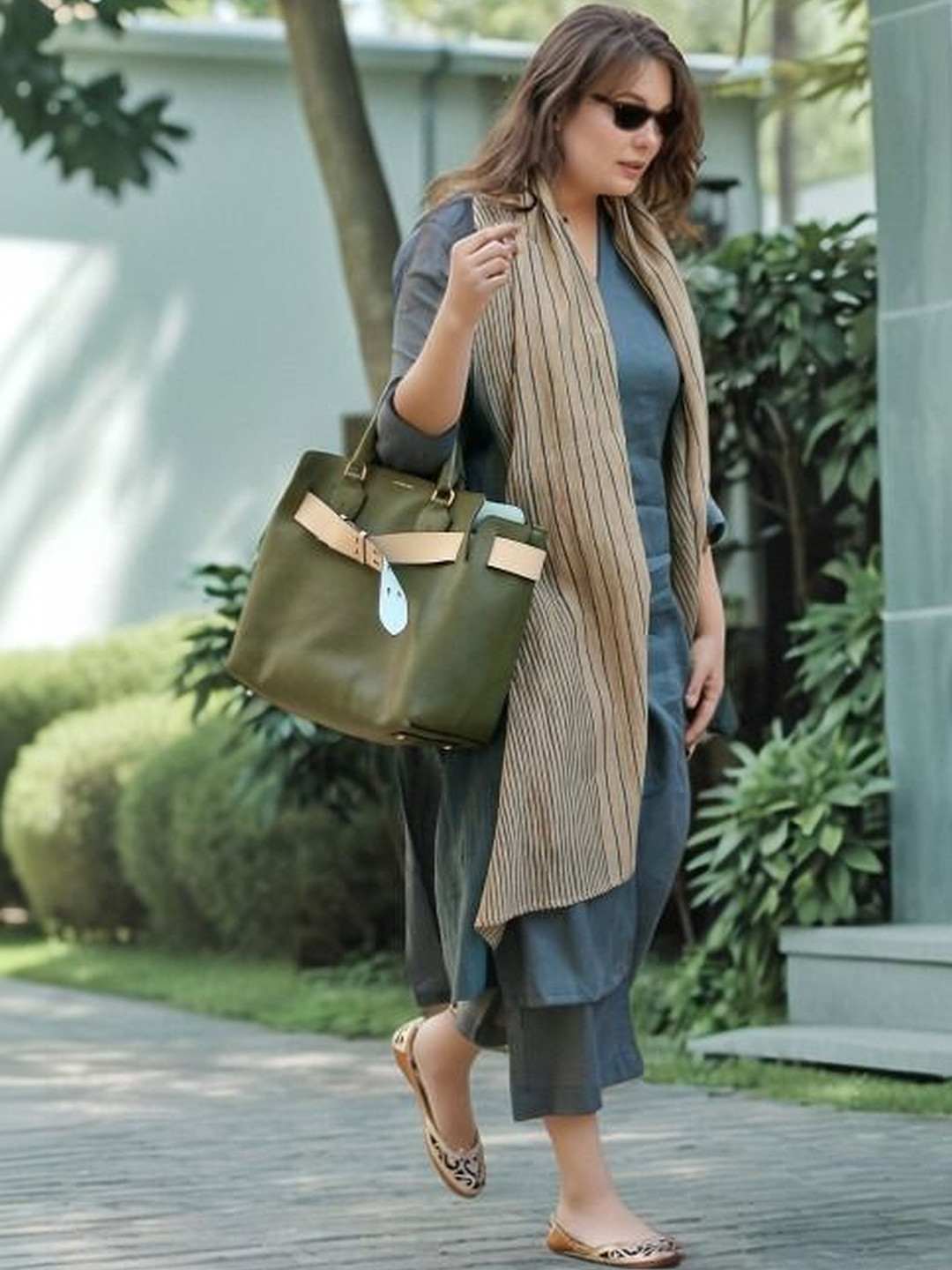 THEOMFAB Women Regular Kurta with Trousers & With Dupatta