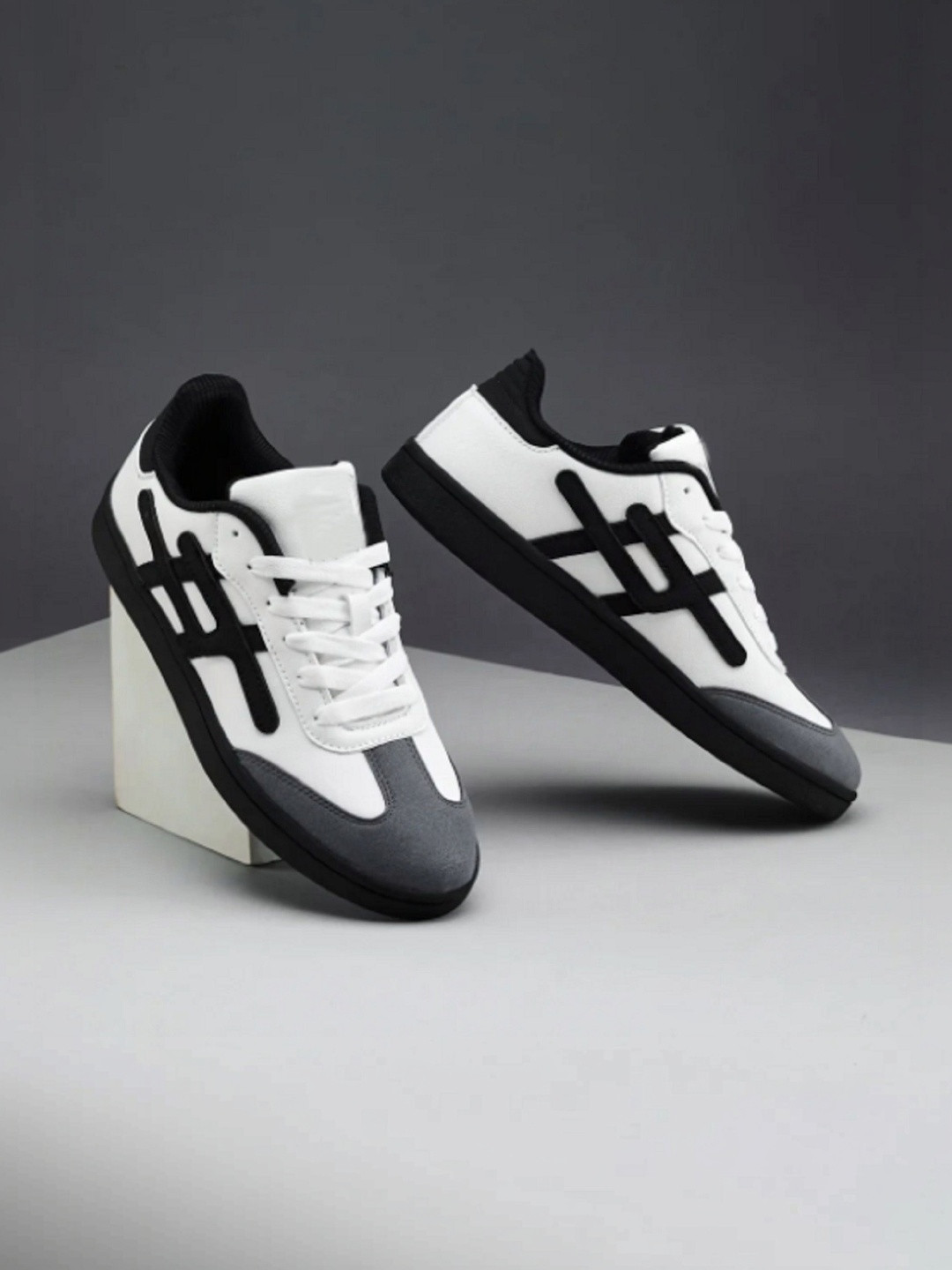 glitchez Men Air Cushion Breathable Mesh Sneakers