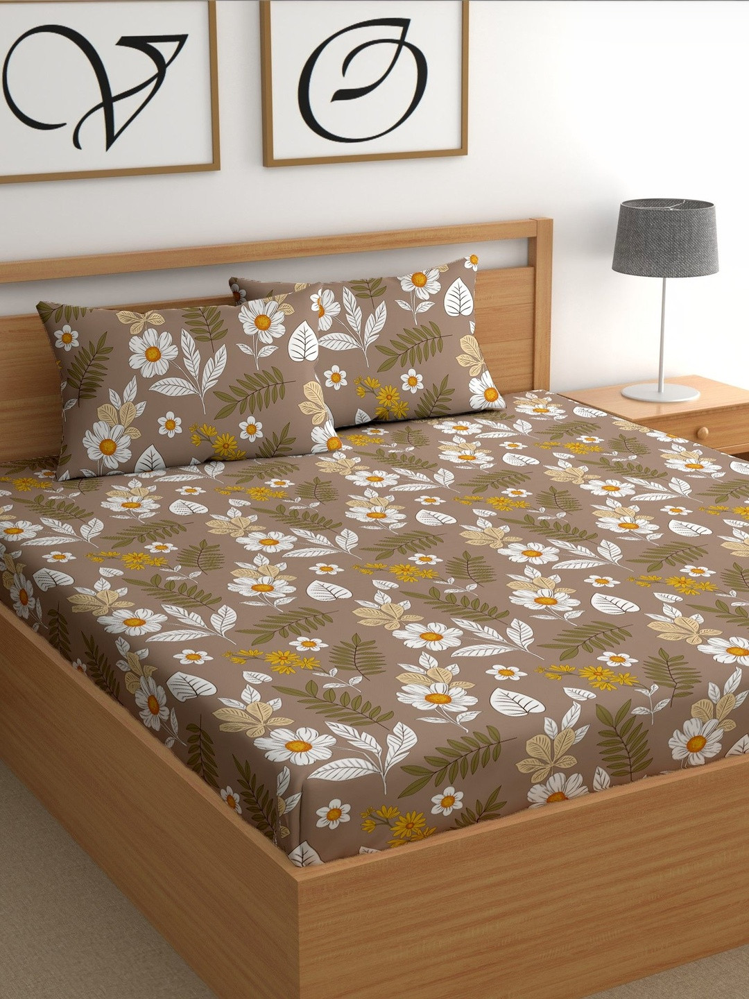 CHHAVI INDIA Brown Floral 180 TC Bedsheet with 2 Pillow Covers