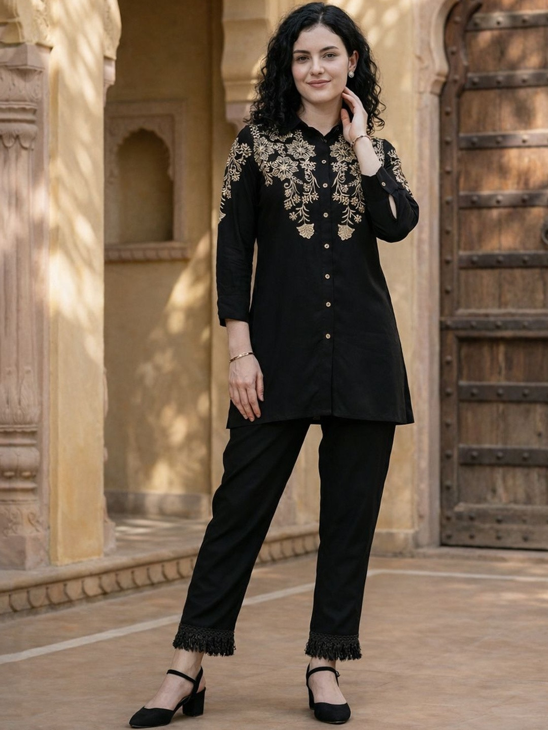 ZUMMER Floral Embroidered Tunic with Trousers