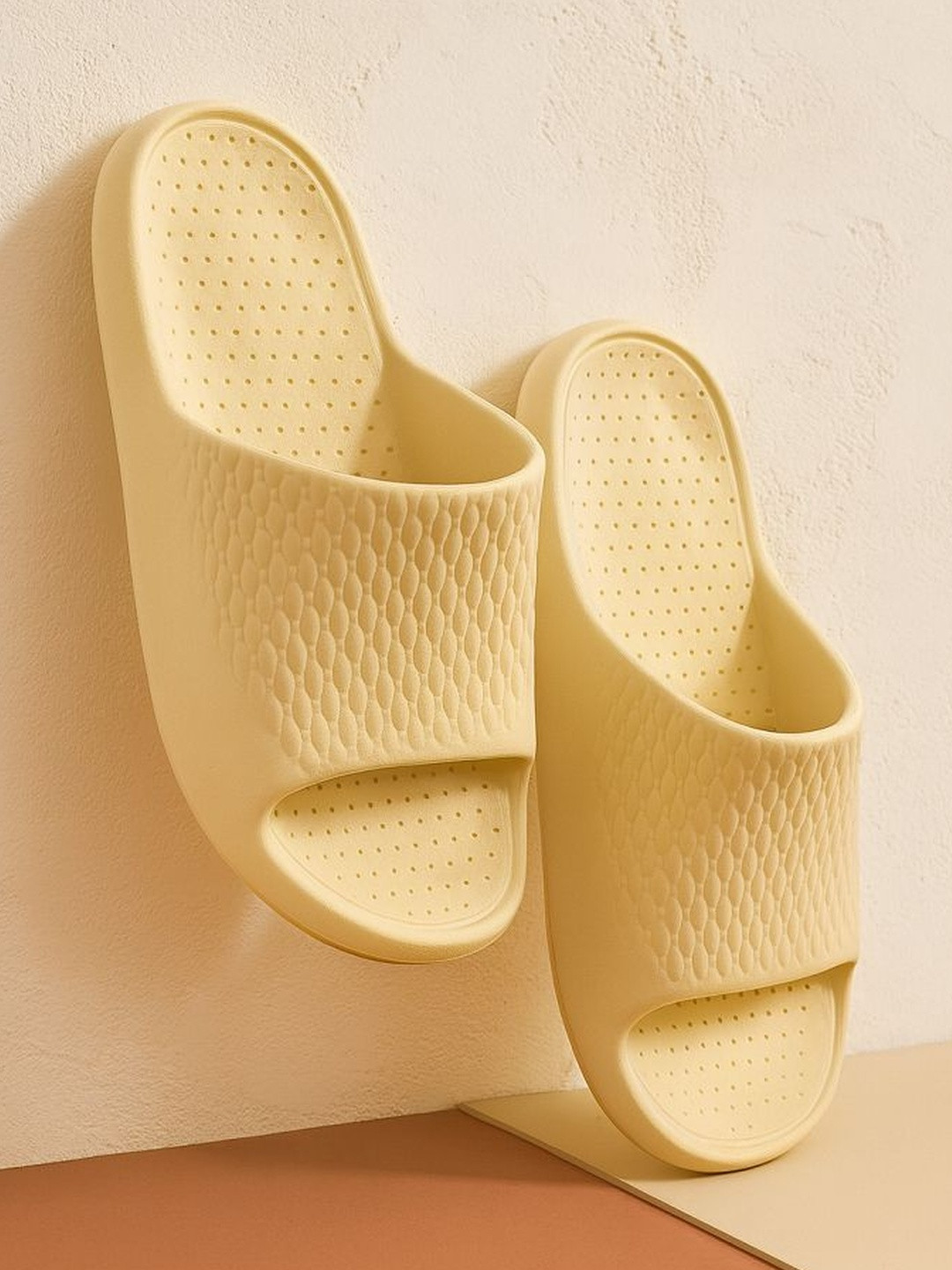 HERE&NOW Men Sliders