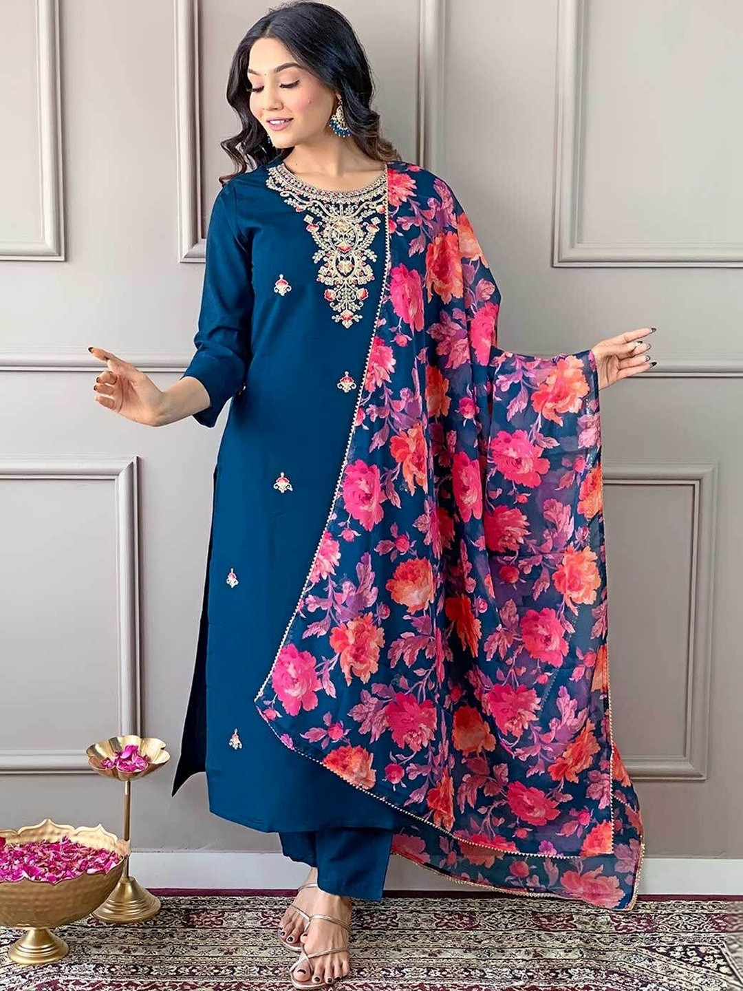 KRYSAL Women Floral Embroidered Regular Thread Work Kurta with Trousers & With Dupatta