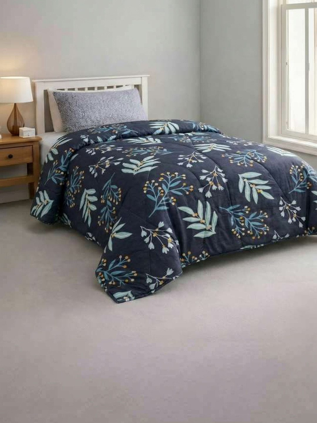 MAFATLAL Black & Navy Blue Floral Microfiber AC Room 150 GSM Comforter