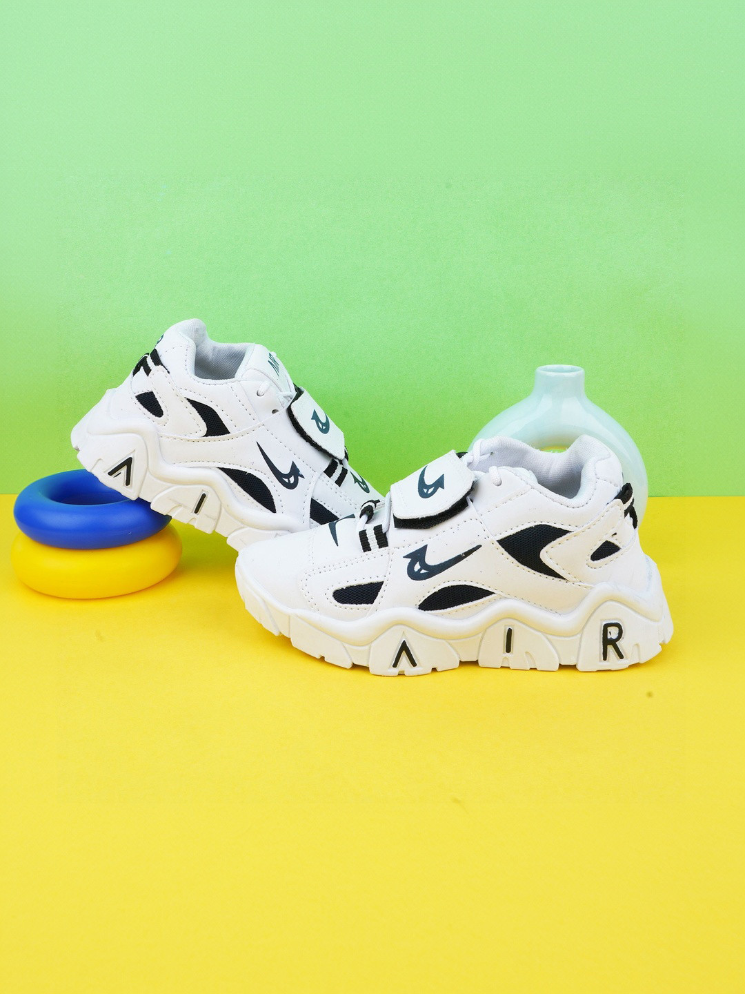 LMG Lifestyle Unisex Kids Colourblocked Sneakers