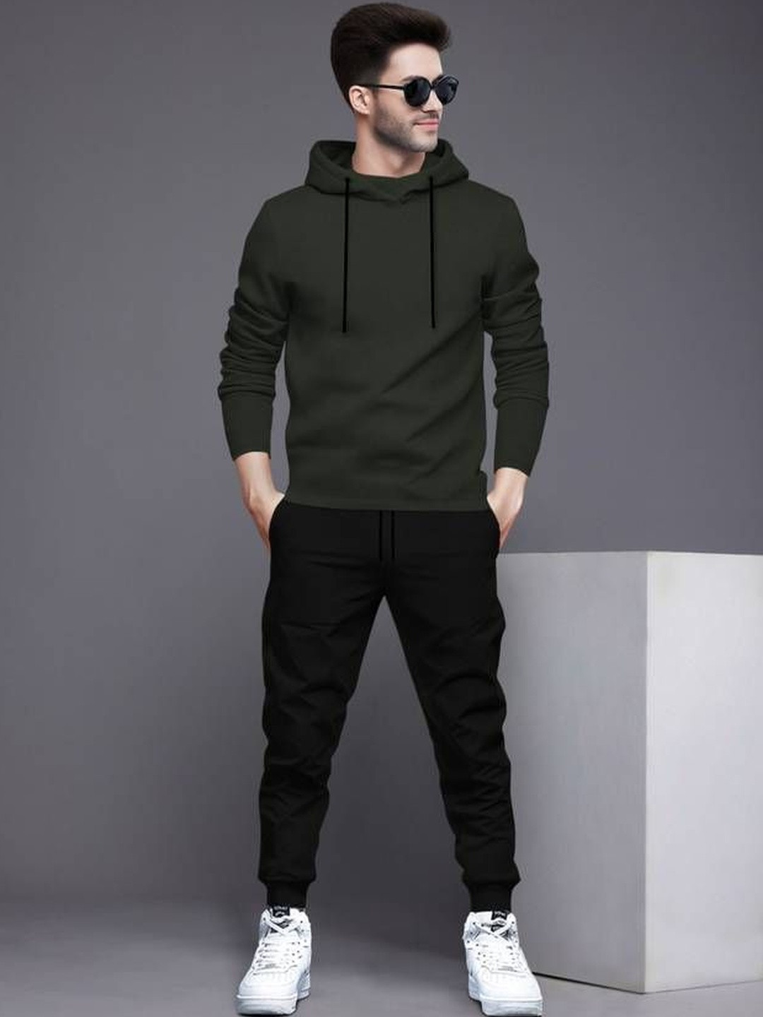 BLIVE Hooded T-Shirt with Joggers