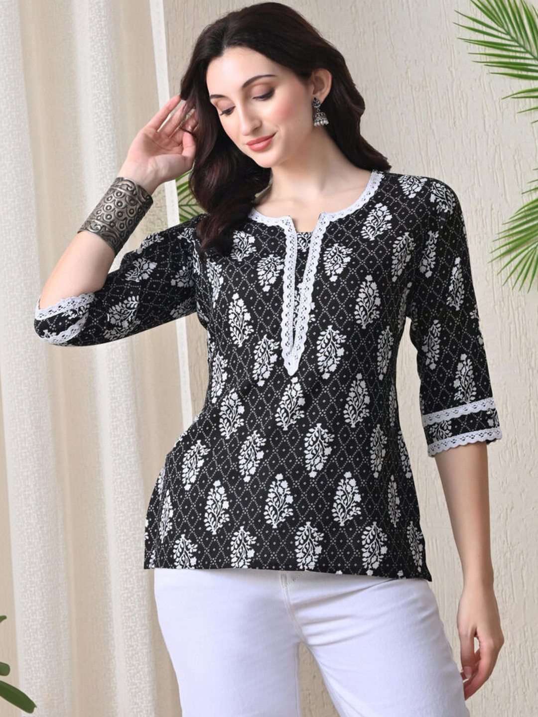 Anouk Ethnic Motifs Printed V-Neck Kurti
