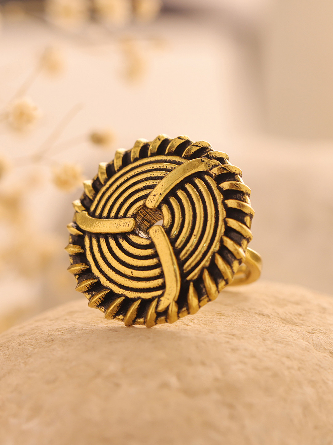 Woven Wonders Swirled Ring