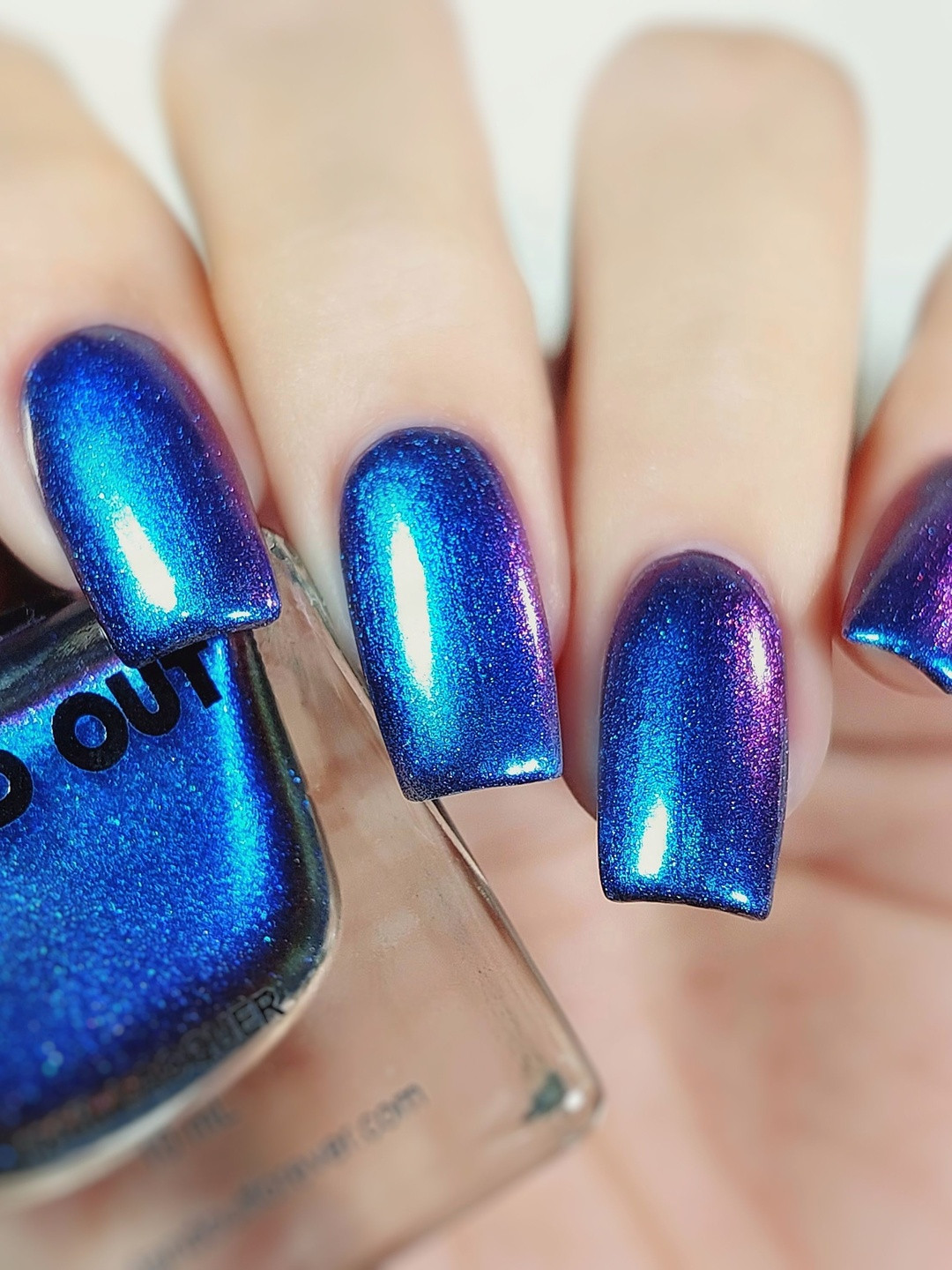 Stand Out Chrome Color Changing Boutique Chameleon Nail Polish - Royal Touch- 12 ml