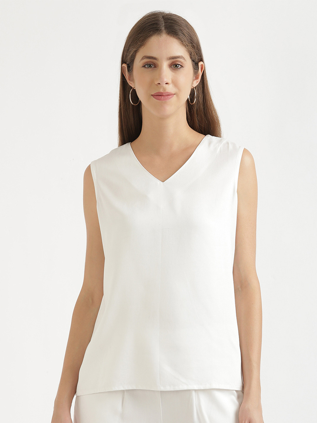 SAADAA Women V-Neck Solid Sleeveless Top