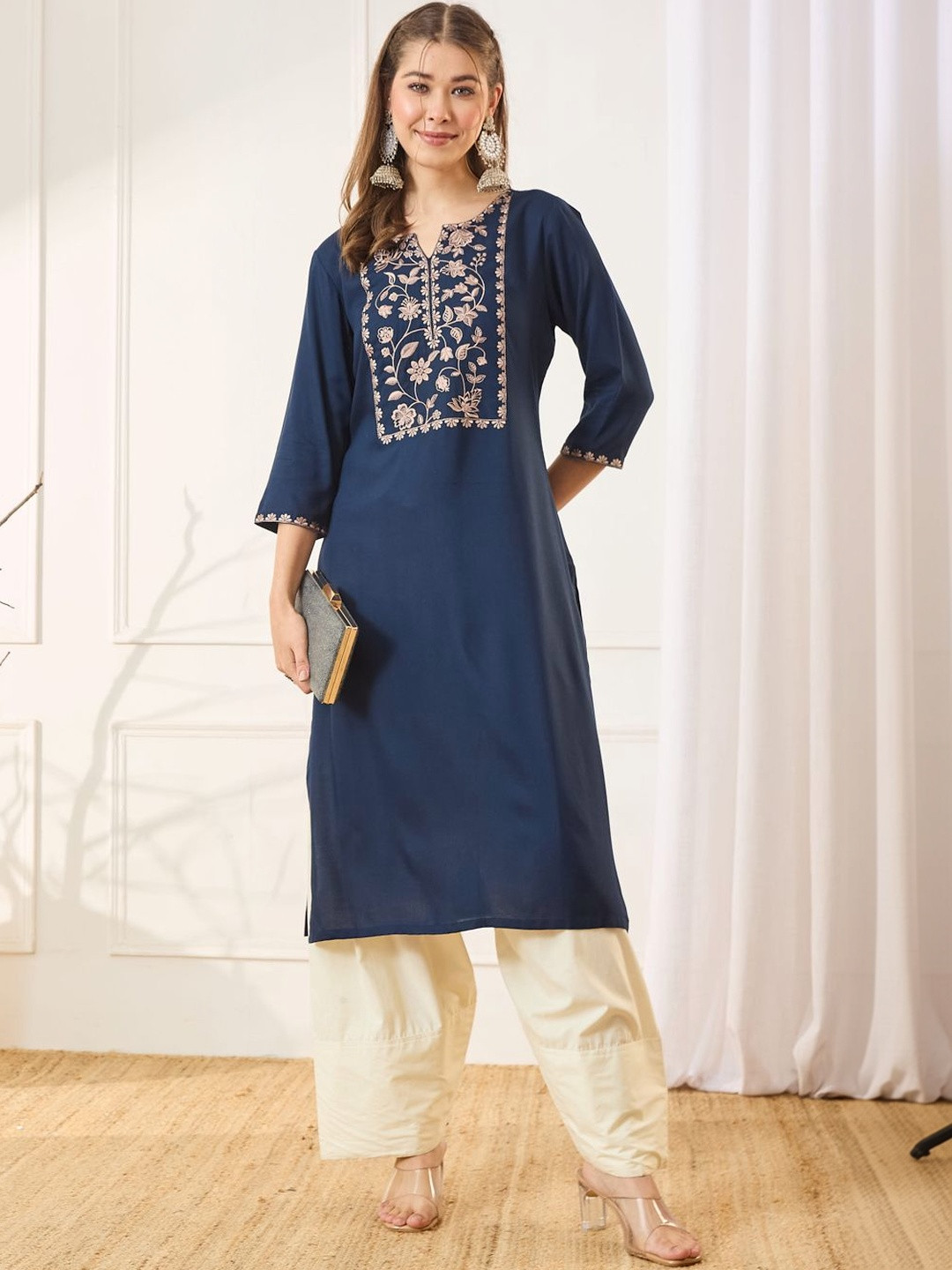 Anouk Women Embroidered Regular Sleeves Thread Work Kurta