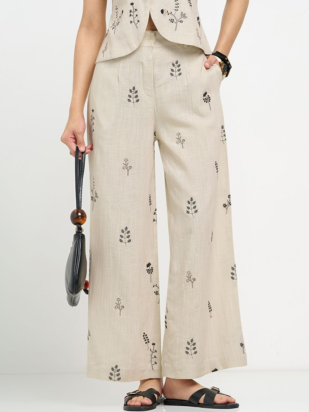 AKKRITI BY PANTALOONS Women Floral Embroidered Trousers