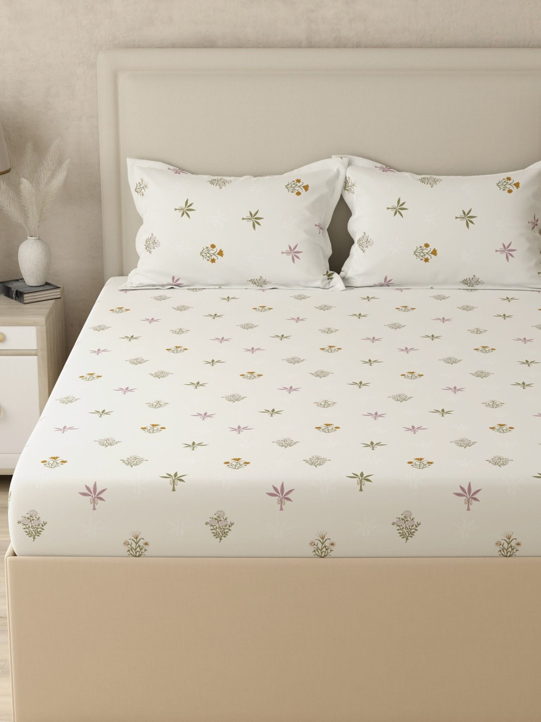 Huesland Off White Floral 210 TC Double Bedsheet with 2 Pillow Covers 100 x 88 inches