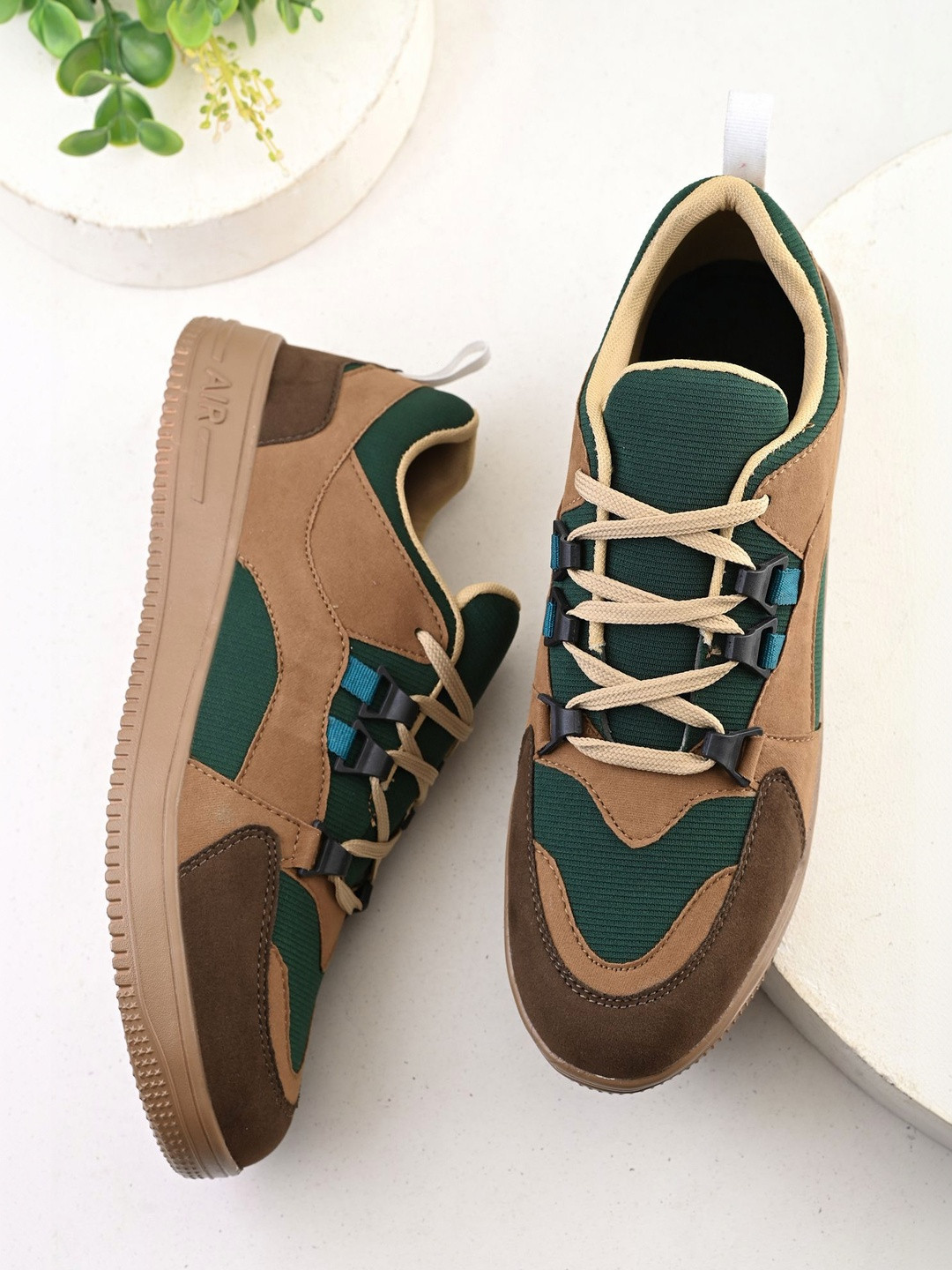 HERE&NOW Men Colourblocked Sneakers