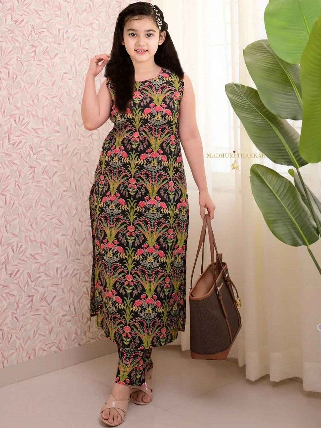 Heerkart Girls Floral Printed Regular Raw Silk Kurta with Trousers