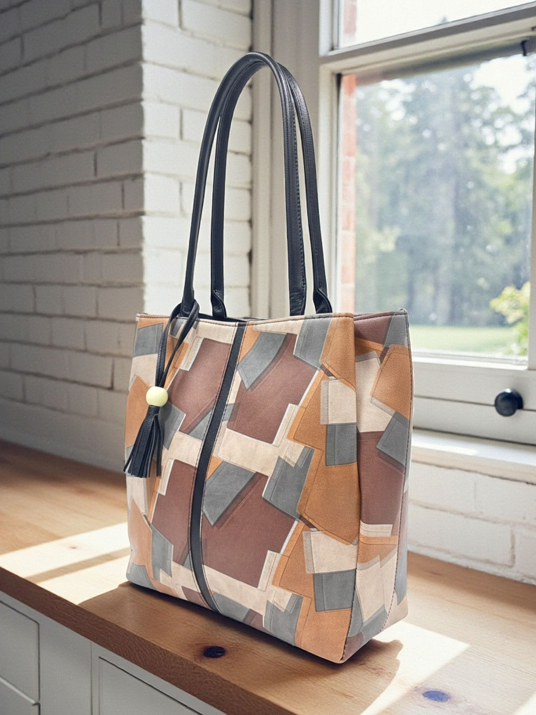 CLARIS JAMES Geometric Printed PU Shopper Handheld Bag
