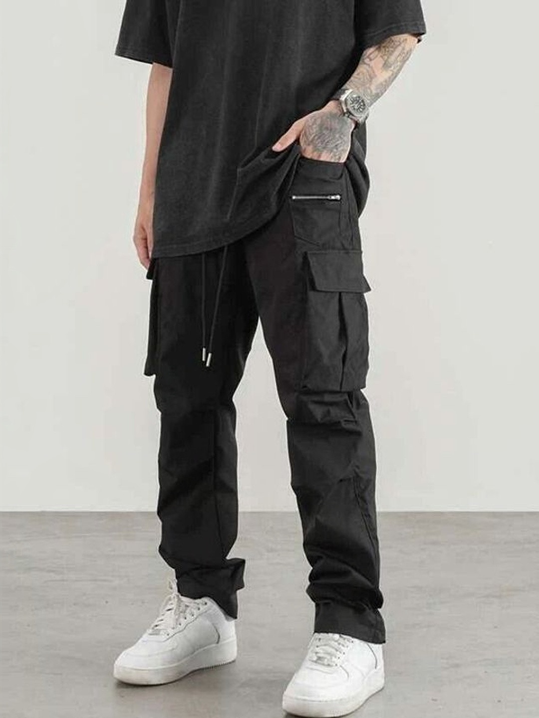 Sprouted Men High-Rise Easy Wash Cargos Trousers
