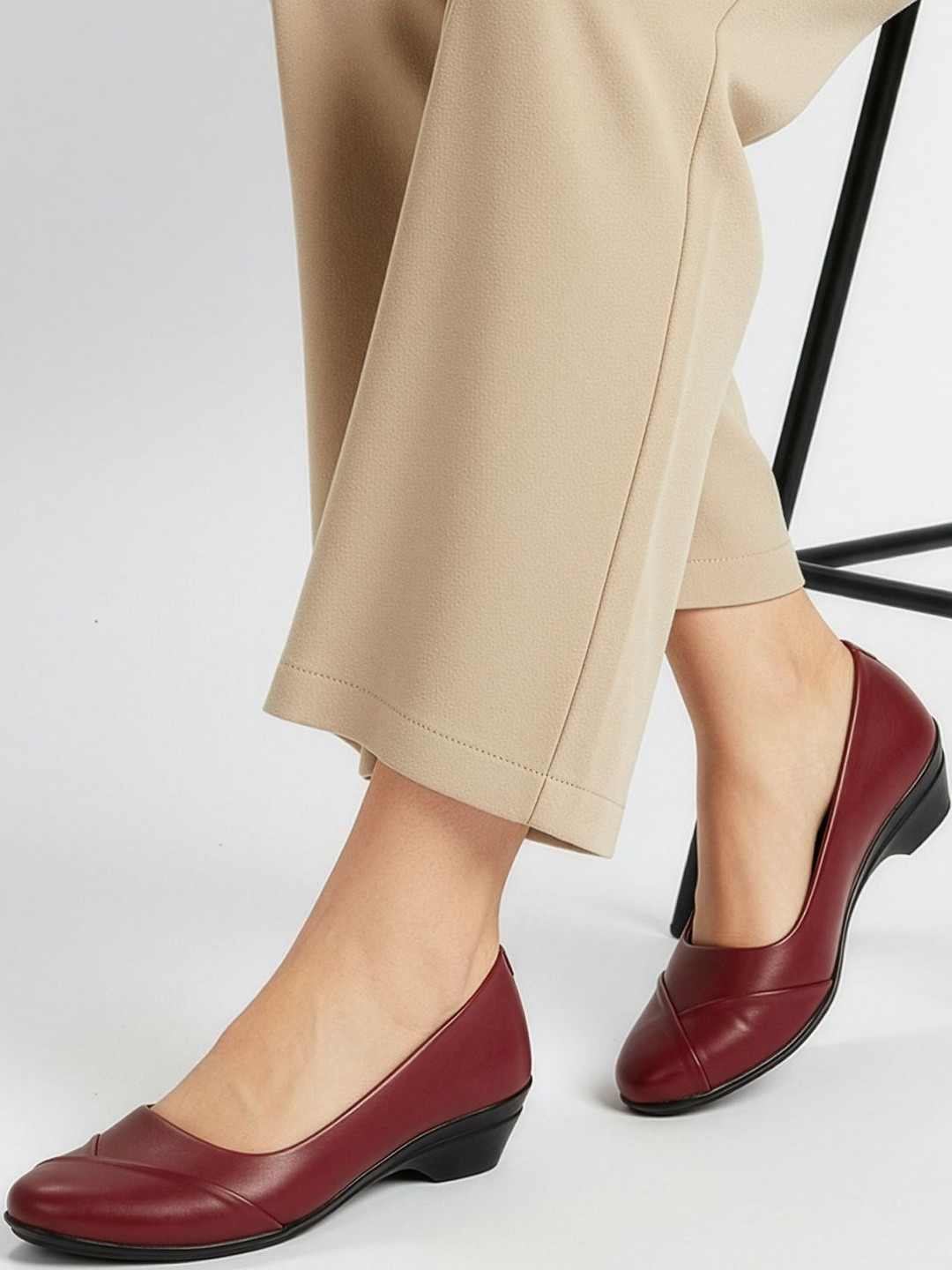 TRIKSY Women Round Toe Slip-On Ballerinas