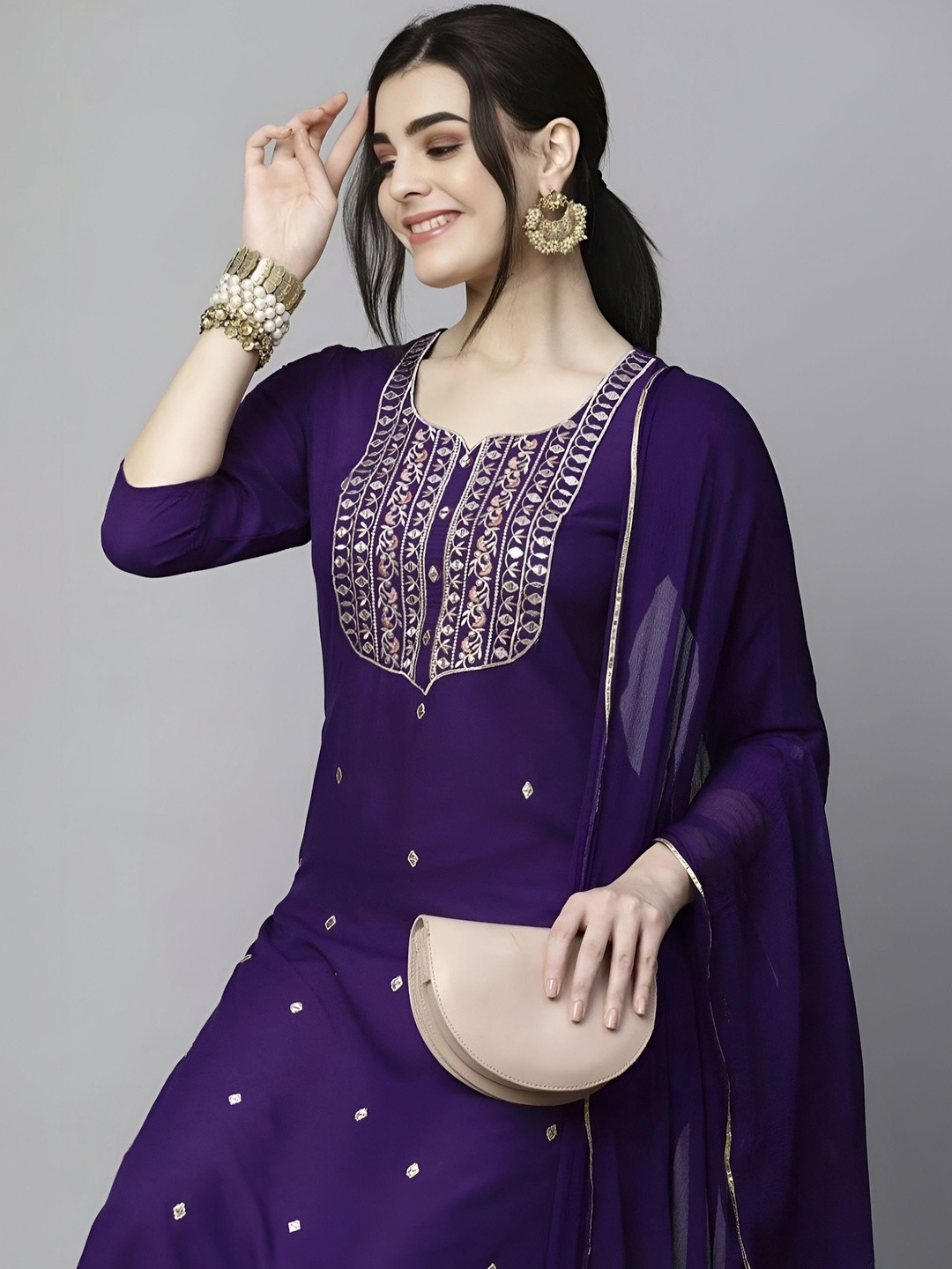RSAM FASHION Women Ethnic Motifs Embroidered Regular Thread Work Kurta with Trousers & With Dupatta