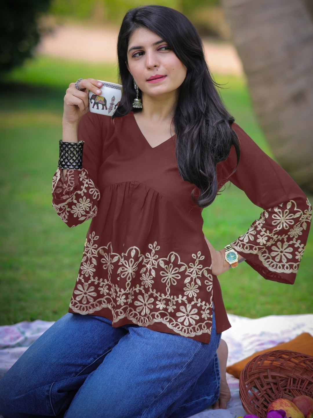 Youthnic Floral Embroidered V-Neck Flared Sleeves Thread Work Thread Work Empire Kurti