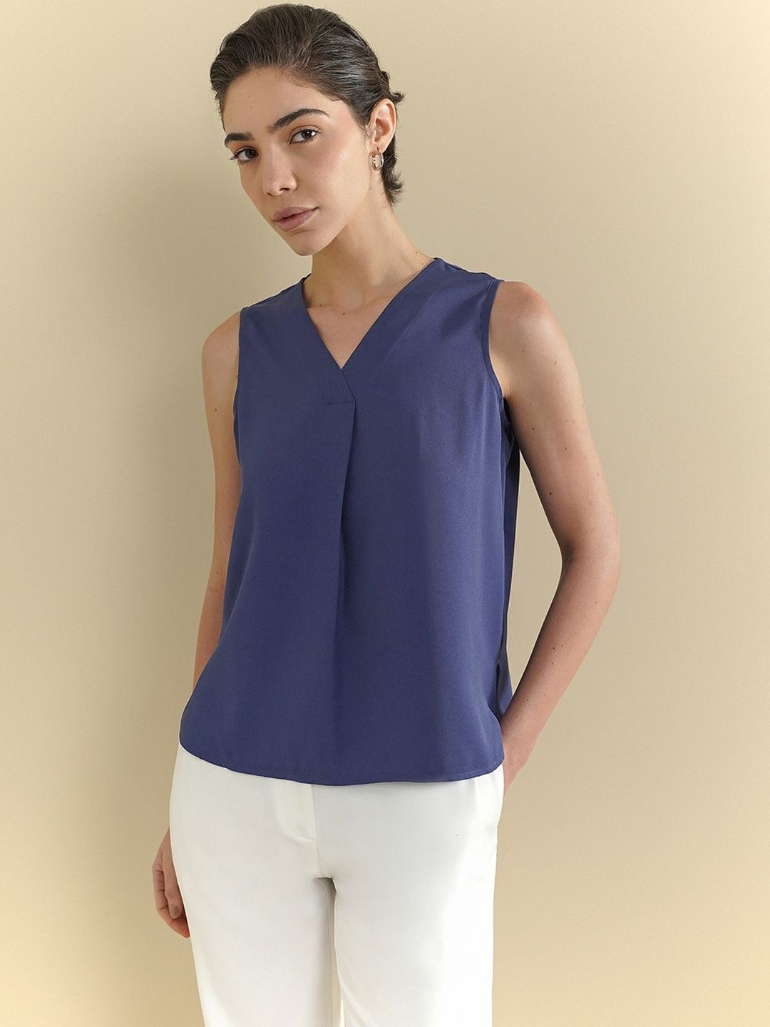 FABLE STREET Woven Sleeveless V-Neck Top