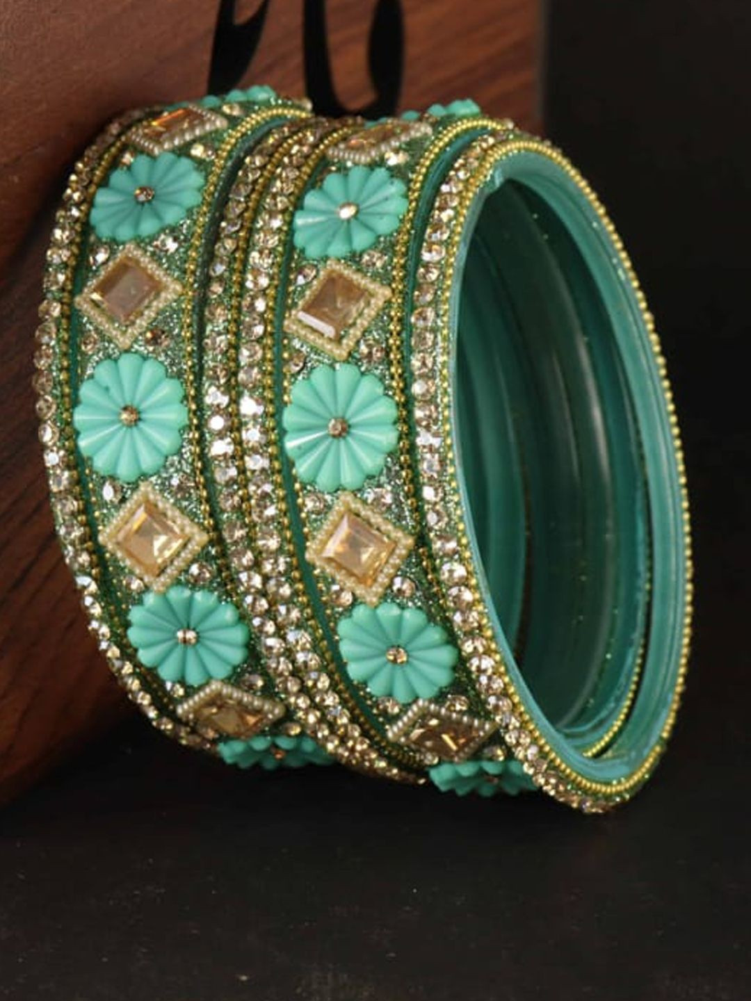 ZULKA Set of 6 Stone Studded Bangle
