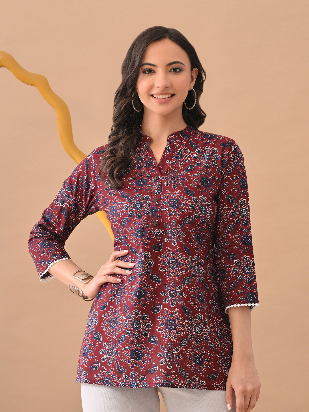 INDIANIC Floral Printed Pure Cotton Kurti